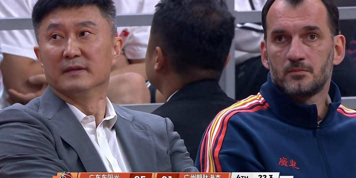 包含今夜广州队备战CBA季后赛罗马今晨伤情更新，媒体一致点评：阿扎伦卡与40激战切尔西分钟的词条